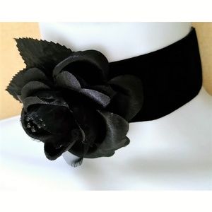 New Black Rose Velvet Choker